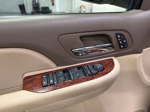 Used 2009 Chevrolet Tahoe LTZ AWD/4WD image 24