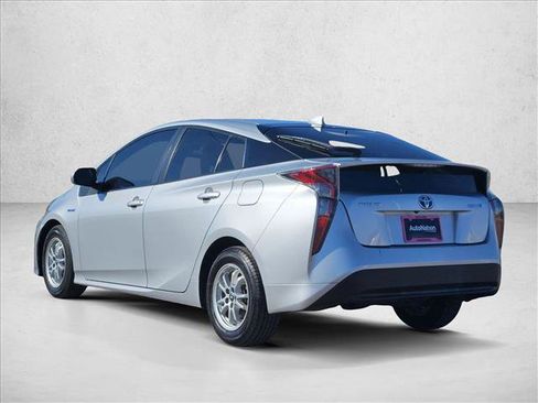 Used 2017 Toyota Prius Two w/ Carpet Mat Package FWD image 8