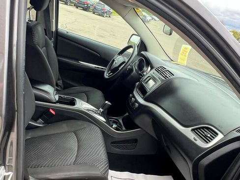 Used 2017 Dodge Journey SE image 15