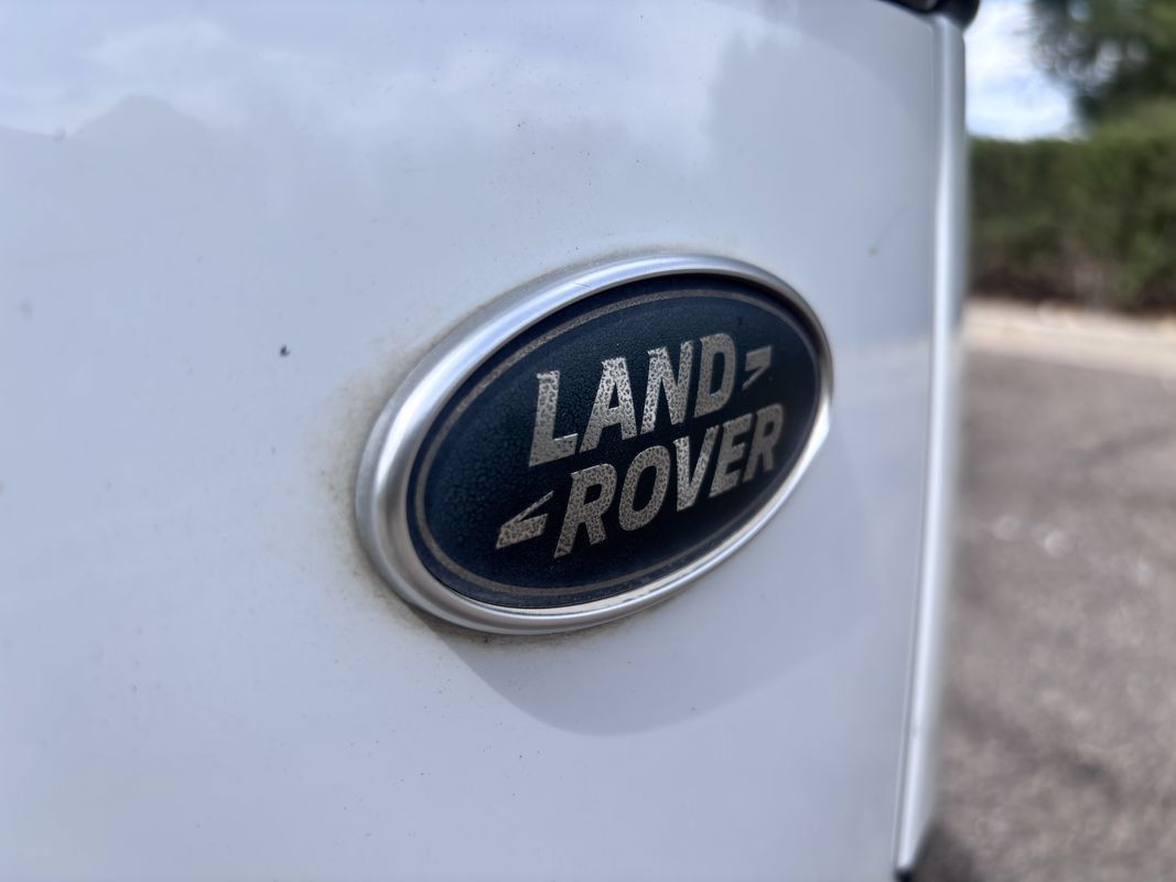 Used 2018 Land Rover Range Rover Velar S AWD/4WD image 11