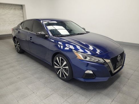 Used 2022 Nissan Altima 2.5 SR FWD image 11