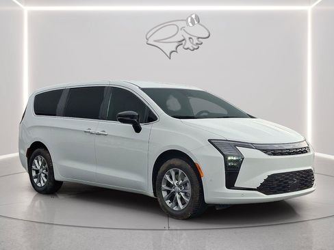 New 2027 Chrysler Pacifica Select AWD/4WD image 4
