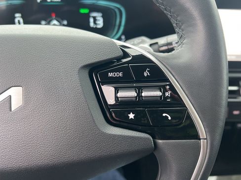 Certified 2023 Kia Niro EX image 62