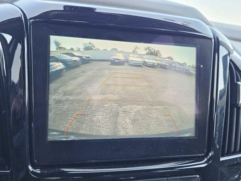 Used 2019 Chevrolet Traverse LT FWD image 13