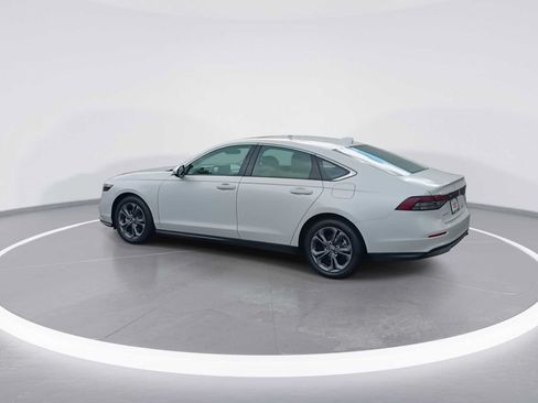 Used 2023 Honda Accord EX image 6