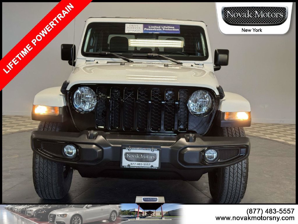 Used 2022 Jeep Gladiator Sport AWD/4WD image 2