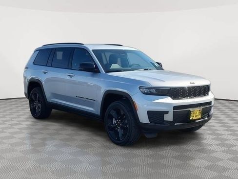 New 2025 Jeep Grand Cherokee L Altitude AWD/4WD image 7