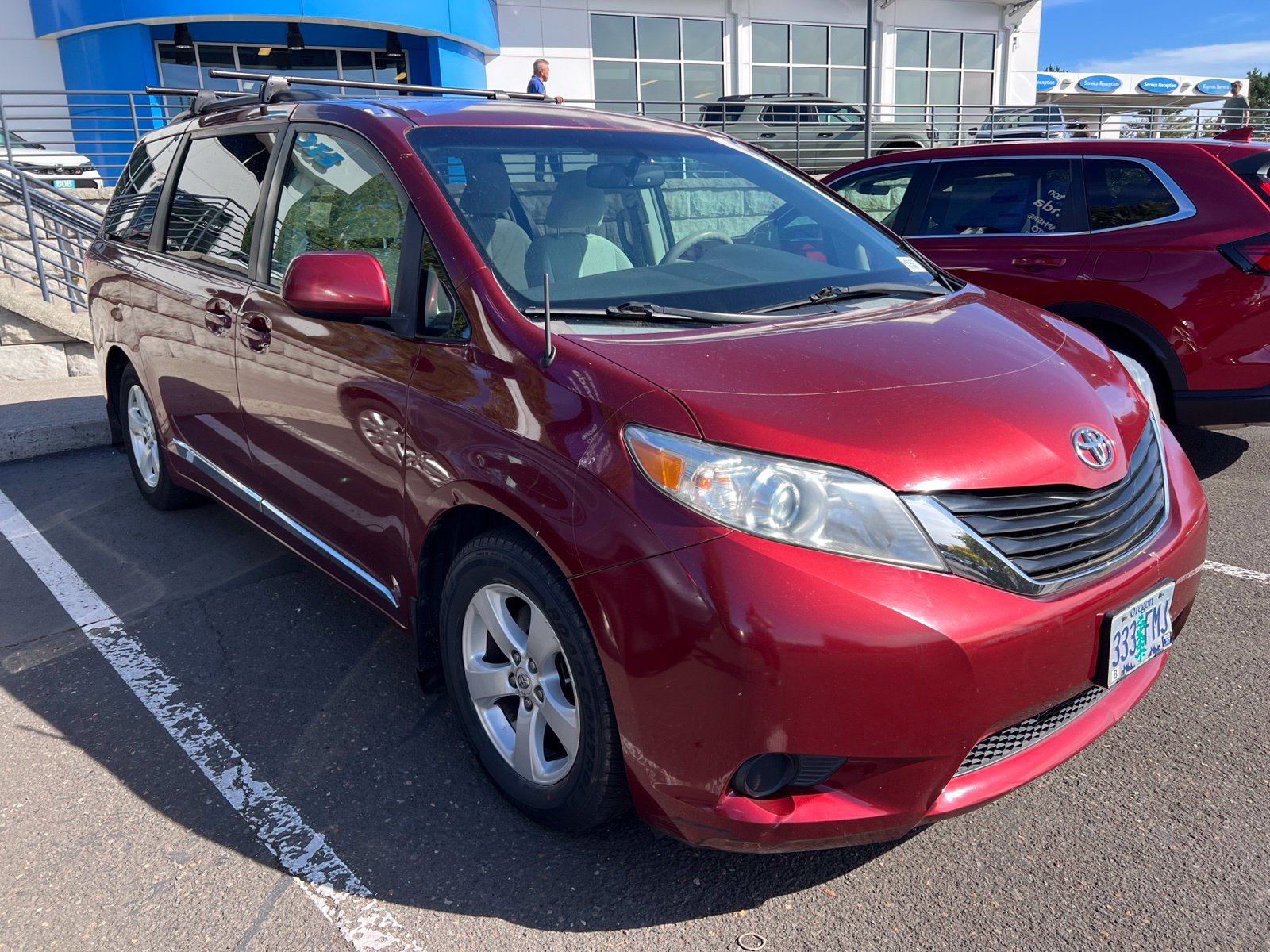 Used 2011 Toyota Sienna LE FWD image 3