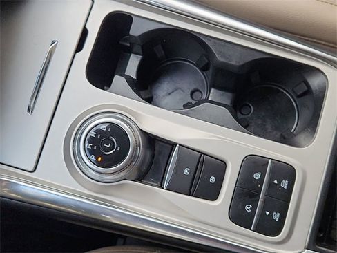 Used 2022 Ford Explorer Limited w/ Equipment Group 301A image 16