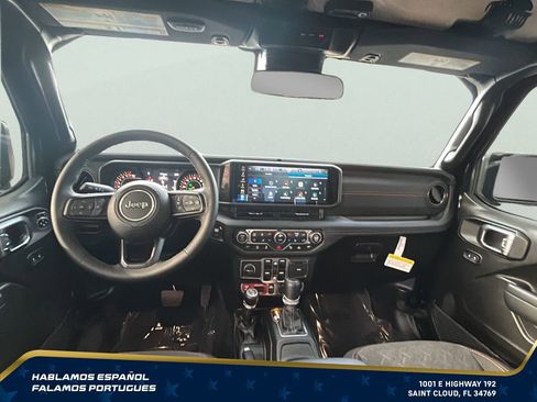 Used 2025 Jeep Gladiator Mojave w/ Safety Group AWD/4WD image 34