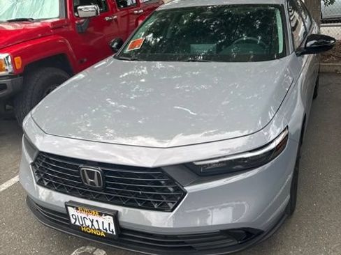 Used 2025 Honda Accord SE image 4