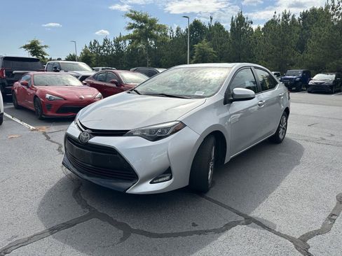 Used 2017 Toyota Corolla XLE w/ Carpet Mat Package (TMS) FWD image 2