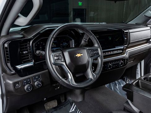 Used 2023 Chevrolet Silverado 1500 LT w/ Z71 Off-Road Package image 16