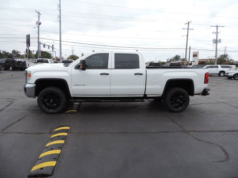Used 2018 GMC Sierra 3500 4x4 Crew Cab w/ Sierra Convenience Package image 2