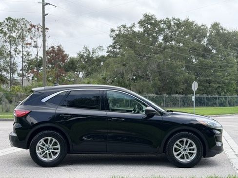 Used 2022 Ford Escape SE FWD image 6