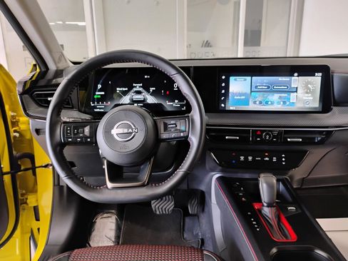 Used 2025 Nissan Kicks SR w/ Illumination Package image 68