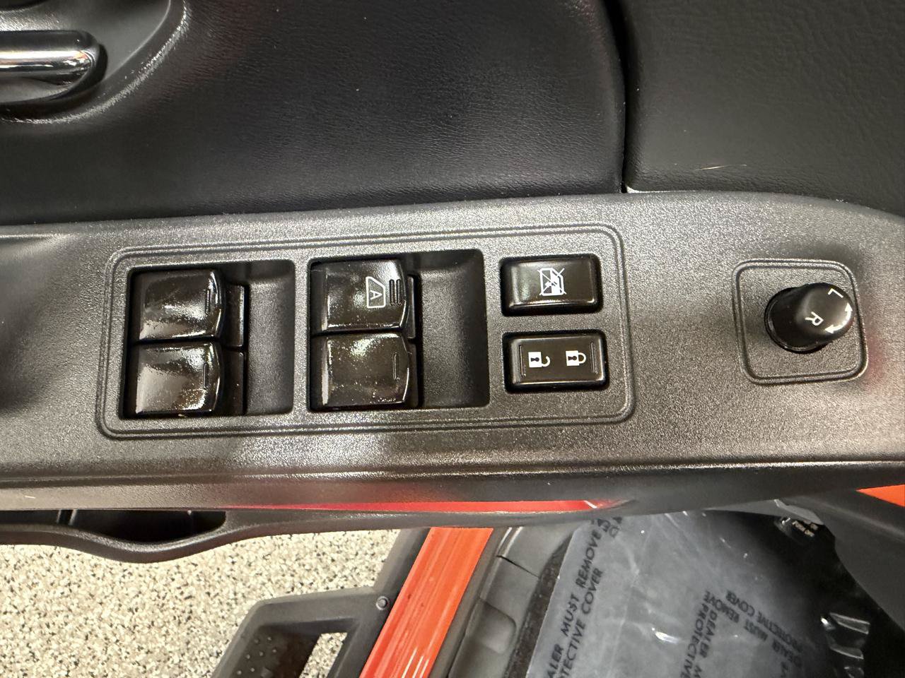 Used 2025 Nissan Frontier PRO-4X w/ Pro Convenience Package AWD/4WD image 12