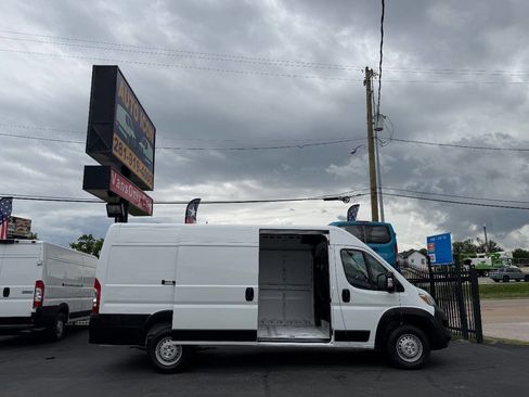 Used 2025 RAM ProMaster 3500 w/ Convenience Group FWD image 11