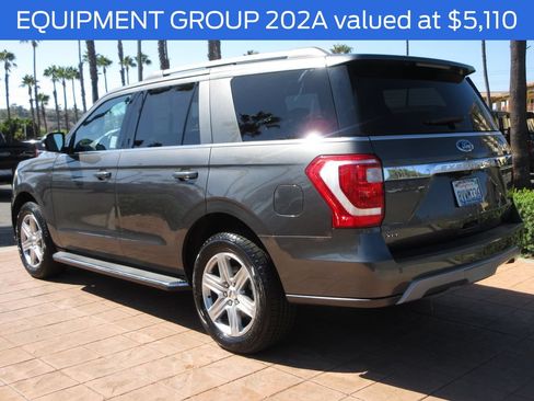 Used 2020 Ford Expedition XLT w/ Equipment Group 202A RWD image 2