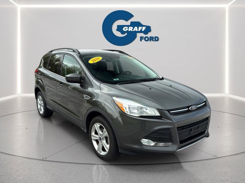 Used 2016 Ford Escape SE w/ Equipment Group 201A FWD image 4
