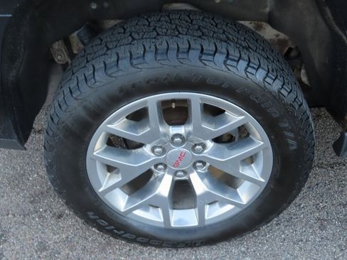 Used 2020 GMC Yukon XL SLT image 13