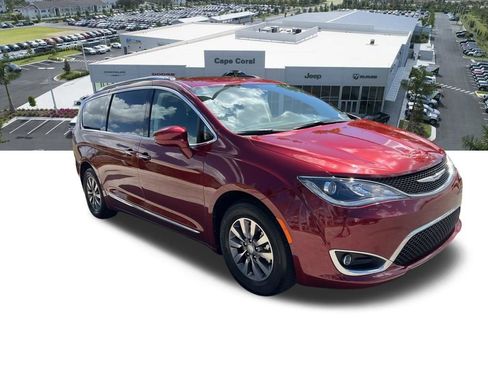 Certified 2019 Chrysler Pacifica Touring-L Plus image 9