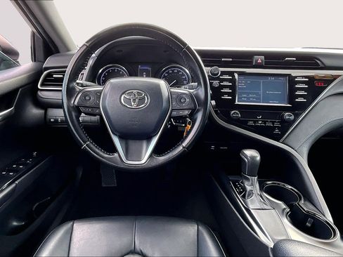 Used 2019 Toyota Camry SE image 5