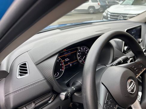 Used 2025 Nissan Sentra SV image 34