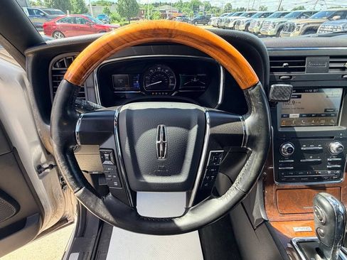Used 2016 Lincoln Navigator Select AWD/4WD image 8