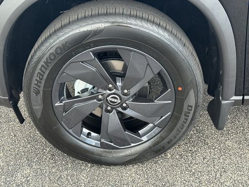 New 2026 Nissan Rogue SV AWD/4WD image 9