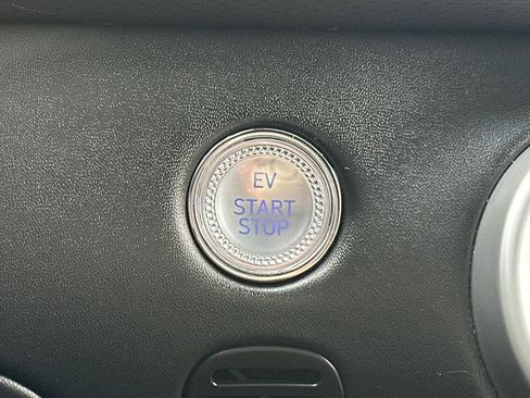Used 2023 Genesis GV60 Advanced AWD/4WD image 28