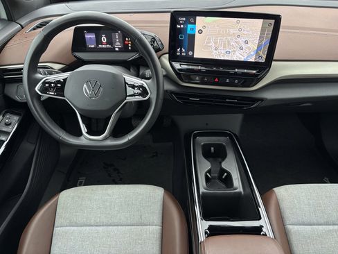 Used 2023 Volkswagen ID.4 Pro image 3