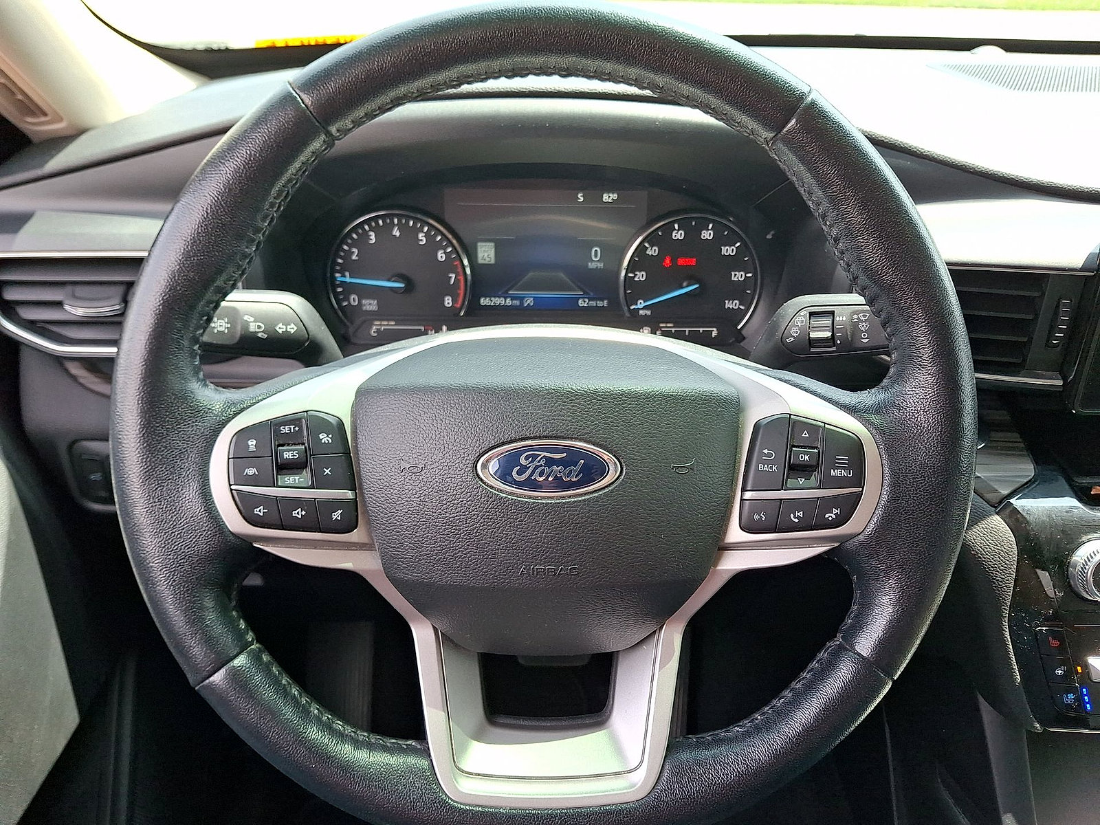 Used 2022 Ford Explorer Limited w/ Equipment Group 301A RWD image 16