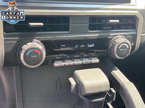 Used 2025 Toyota Tacoma SR5 AWD/4WD image 17
