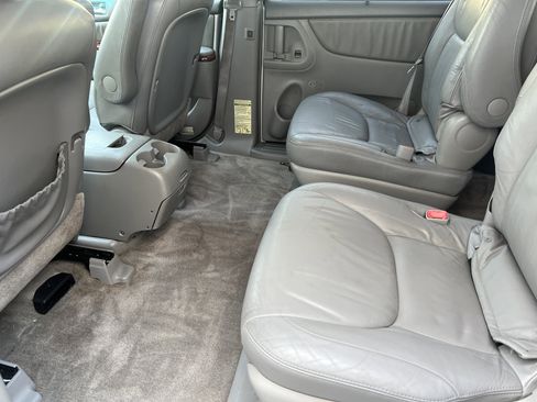 Used 2005 Toyota Sienna XLE AWD/4WD image 14