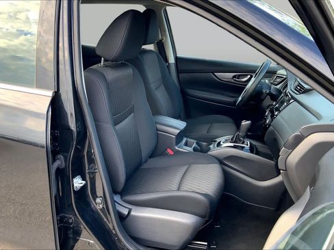 Used 2018 Nissan Rogue S AWD/4WD image 9