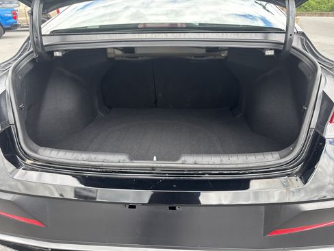 Used 2025 Hyundai Elantra SEL FWD image 15