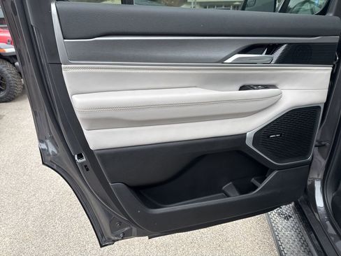 New 2026 Jeep Grand Wagoneer 4WD w/ Premium Group I image 26