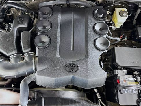 Used 2021 Toyota 4Runner SR5 Premium w/ Moonroof Package image 31