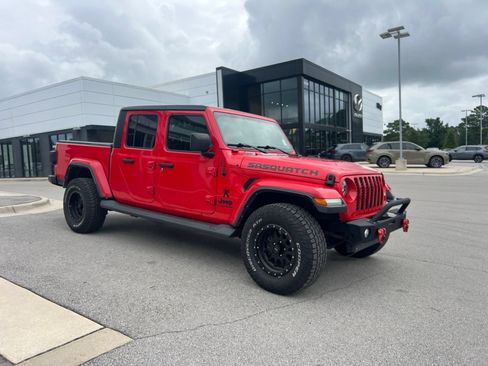 Used 2022 Jeep Gladiator Sport AWD/4WD image 3
