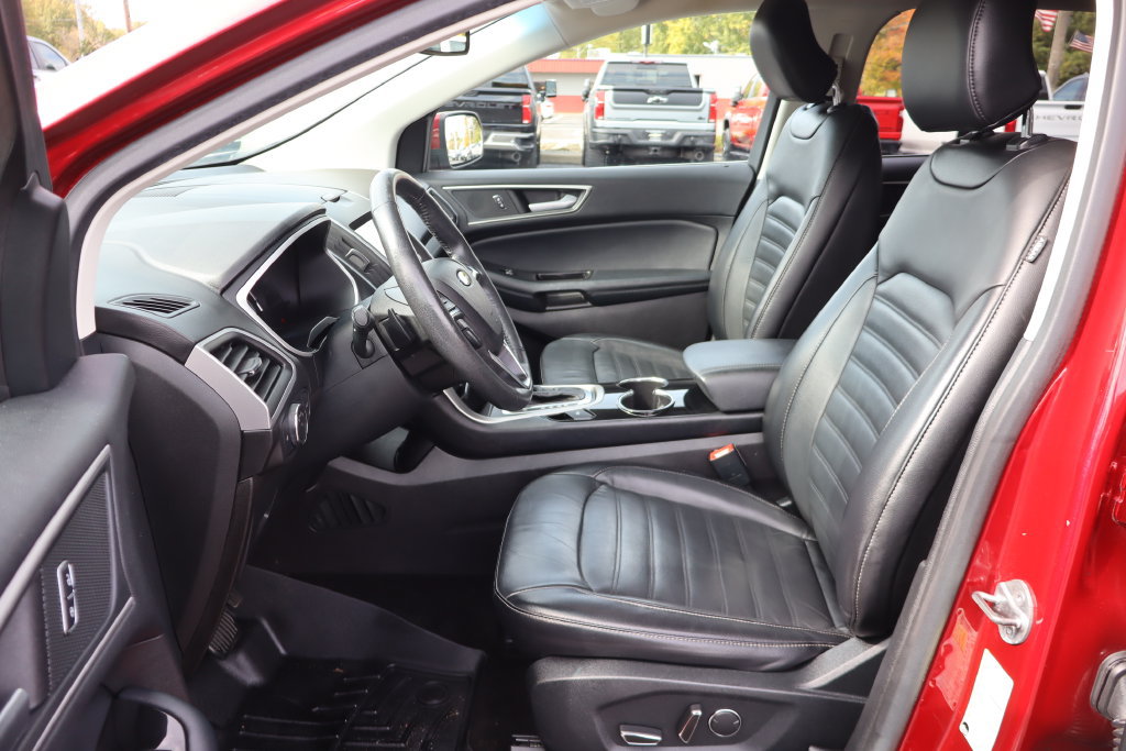 Used 2017 Ford Edge SEL w/ Equipment Group 201A AWD/4WD image 4