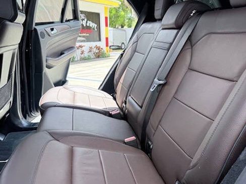 Used 2012 Mercedes-Benz ML 350 BlueTEC 4MATIC image 11