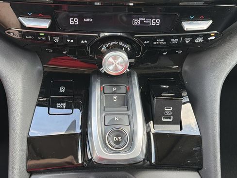 Used 2023 Acura MDX SH-AWD image 6