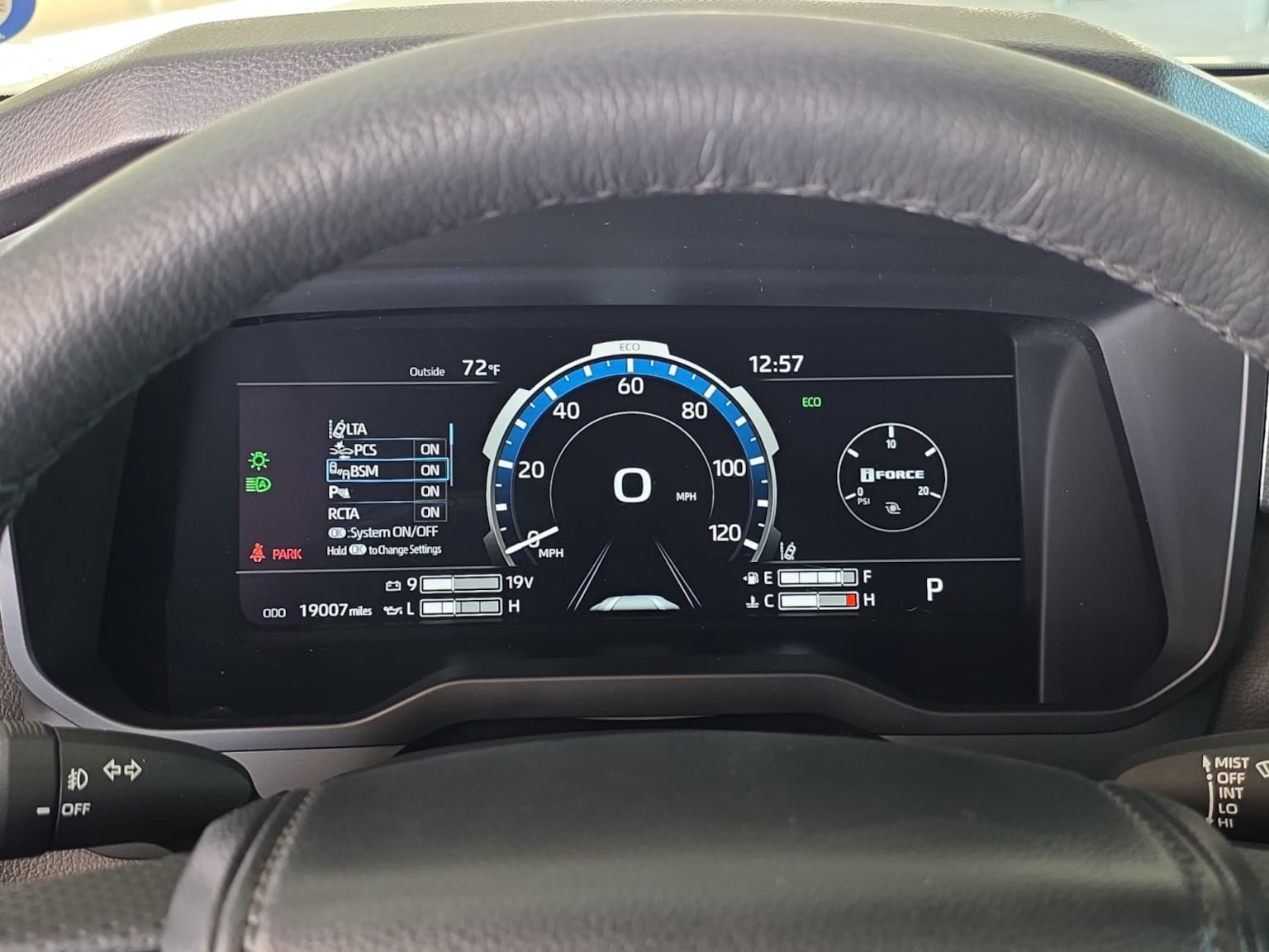 Used 2025 Toyota Tundra Limited AWD/4WD image 19