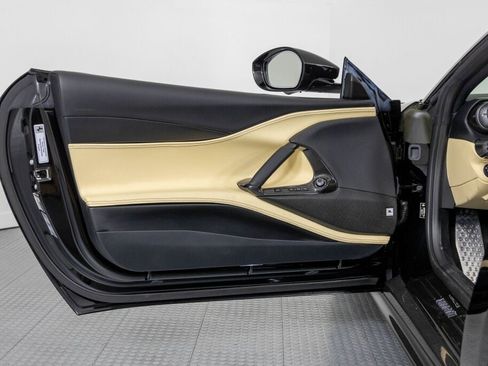 Certified 2021 Ferrari 812 GTS image 38