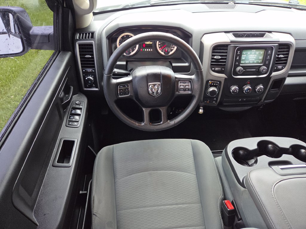Used 2017 RAM 1500 Express w/ Express Value Package AWD/4WD image 11