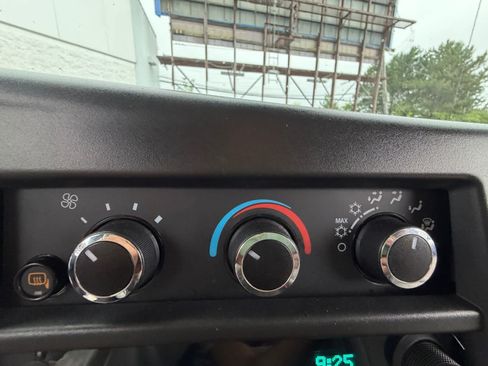Used 2024 Chevrolet Express 3500 LT w/ LT Preferred Equipment Group RWD image 34