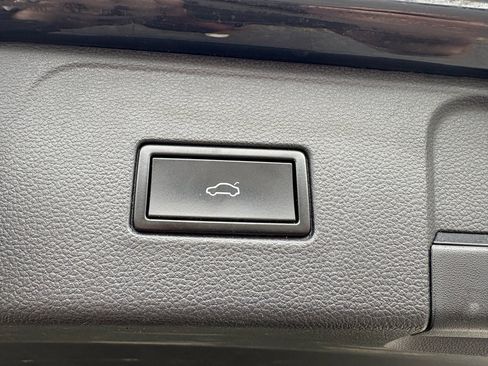 Used 2018 Volkswagen Atlas SE AWD/4WD image 10