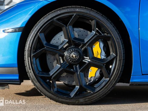 Used 2023 Lamborghini Huracan Tecnica image 9