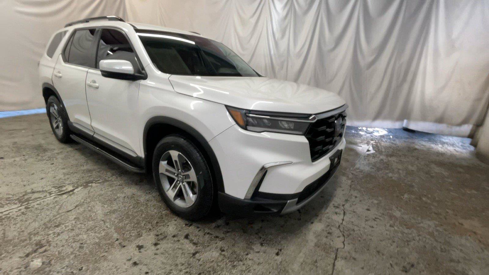 Certified 2024 Honda Pilot EX-L image 2
